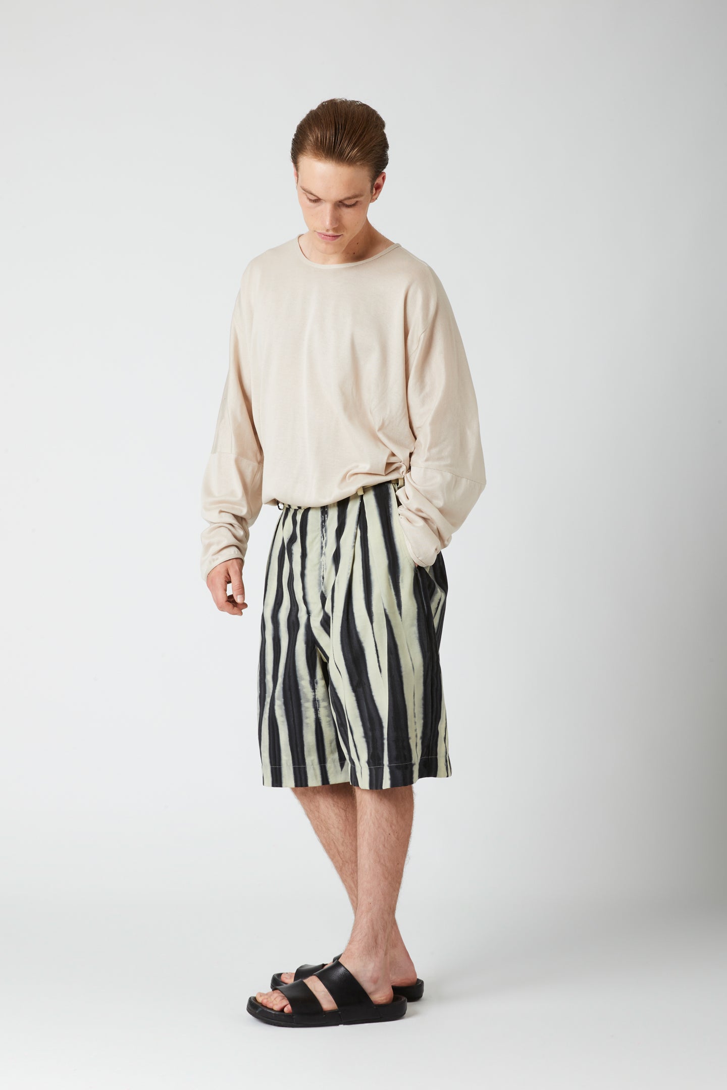 Balloon shorts - Hand printed wool