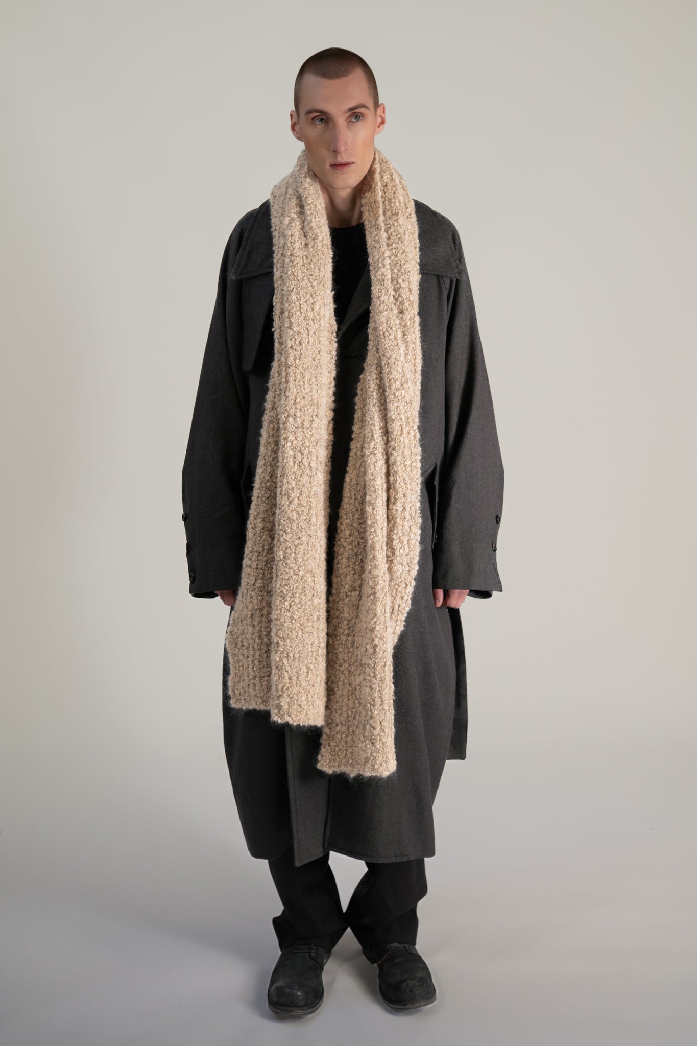 Elongated scarf - bouclé yarn