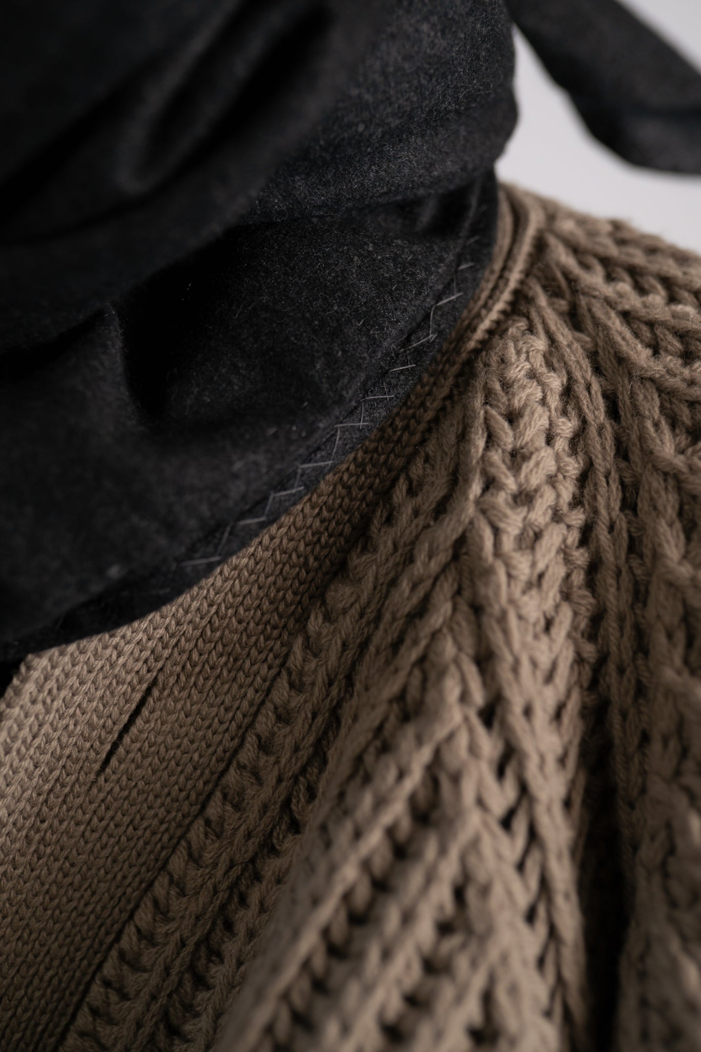 triangle scarf - oxbridge 120's flannel wool