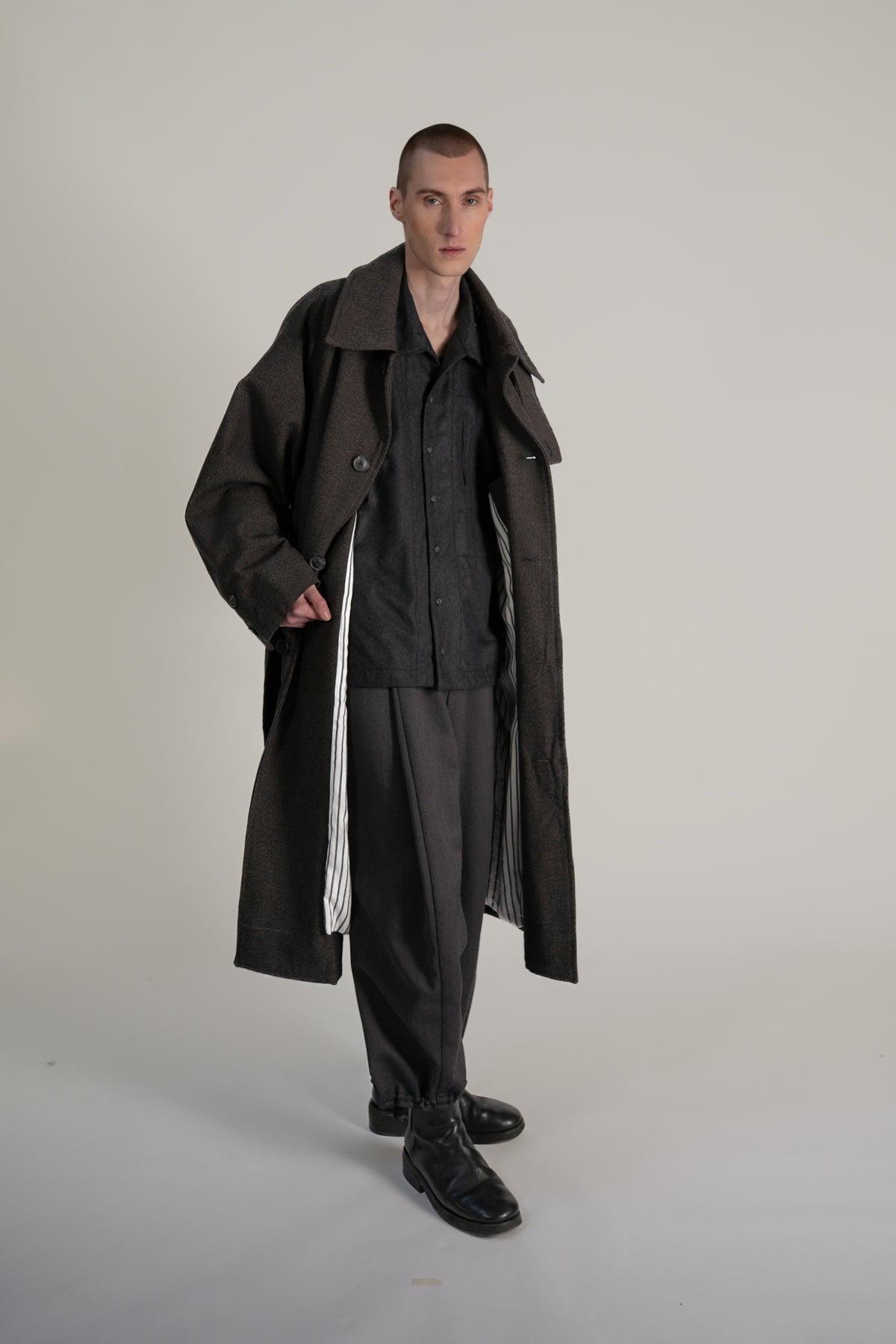 Raglan sleeve overcoat - Thorn Proof Wool