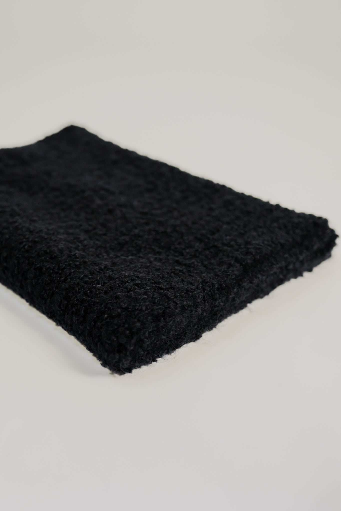 Elongated scarf - bouclé yarn