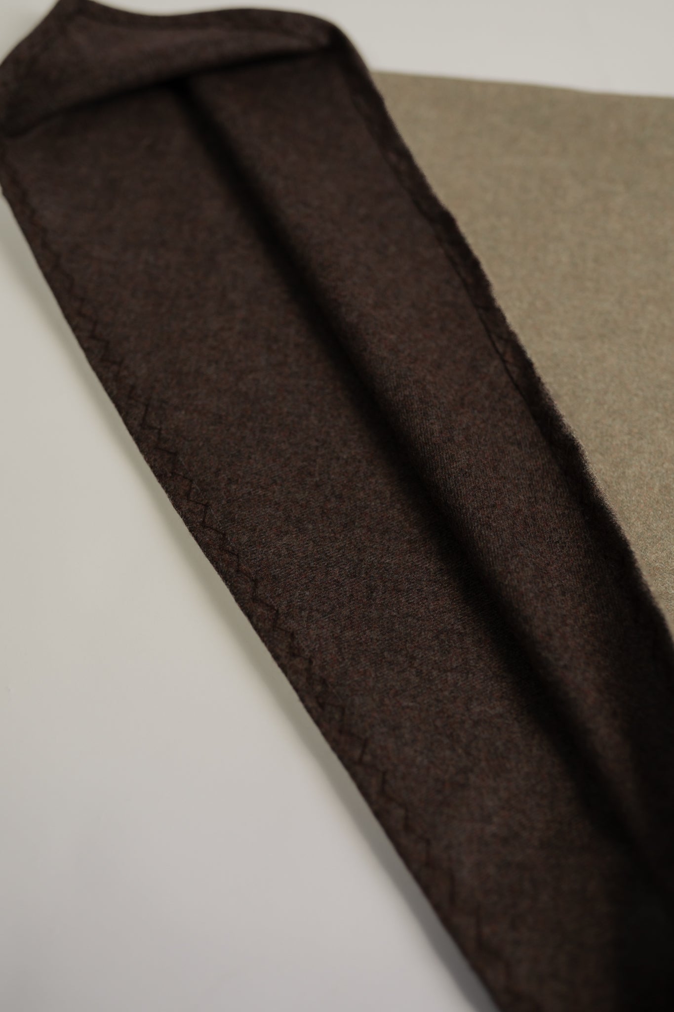 triangle scarf - oxbridge 120's flannel wool